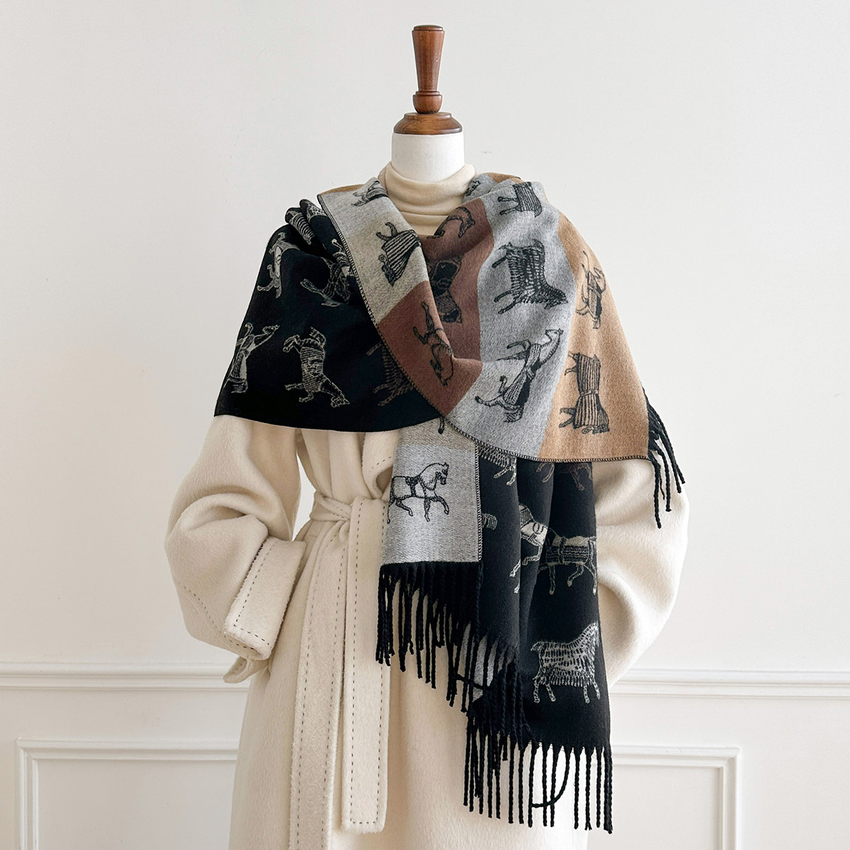 冬用スカーフ、女性用、高級感のある馬柄、エレガントなショール - Woven Scarf Blanket のレビューと価格